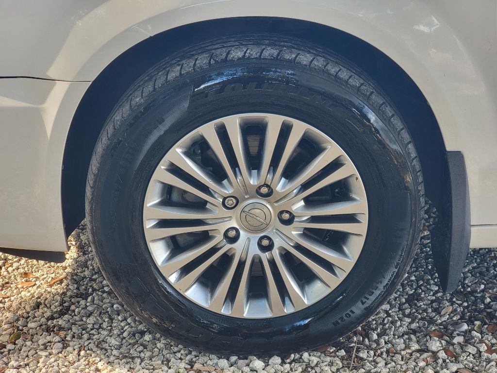 Chrysler Town & Country 4dr Wgn Touring-L 2013 Chrysler Town & Country 4dr Wgn Touring-L 2013