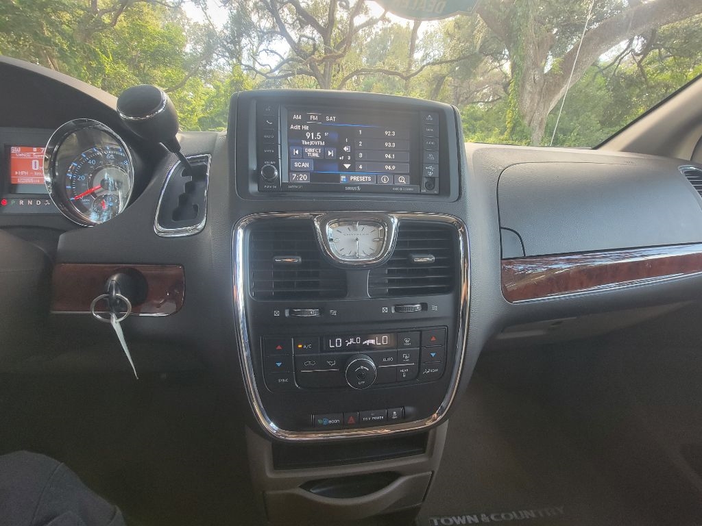 Chrysler Town & Country 4dr Wgn Touring-L 2013 Chrysler Town & Country 4dr Wgn Touring-L 2013