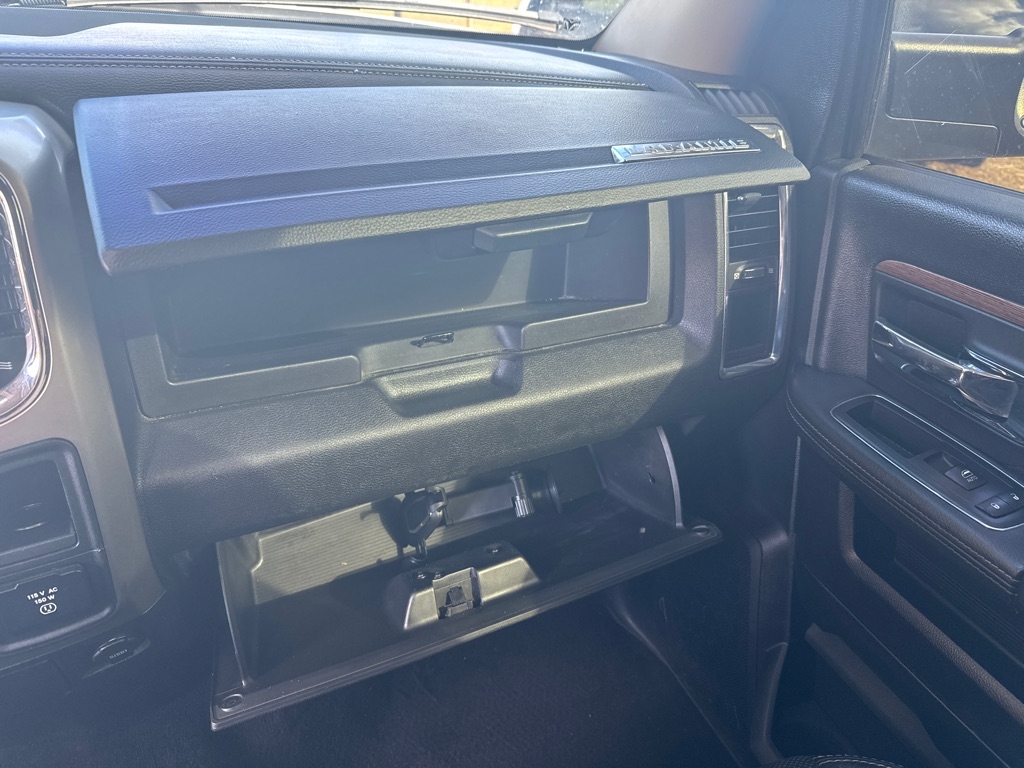 RAM 2500 4WD Crew Cab 149" Laramie 2016