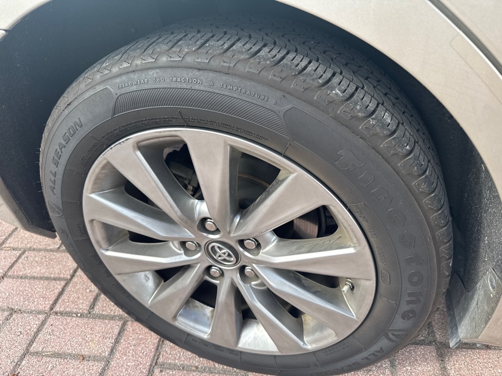 Toyota Camry XLE Auto (Natl) 2017