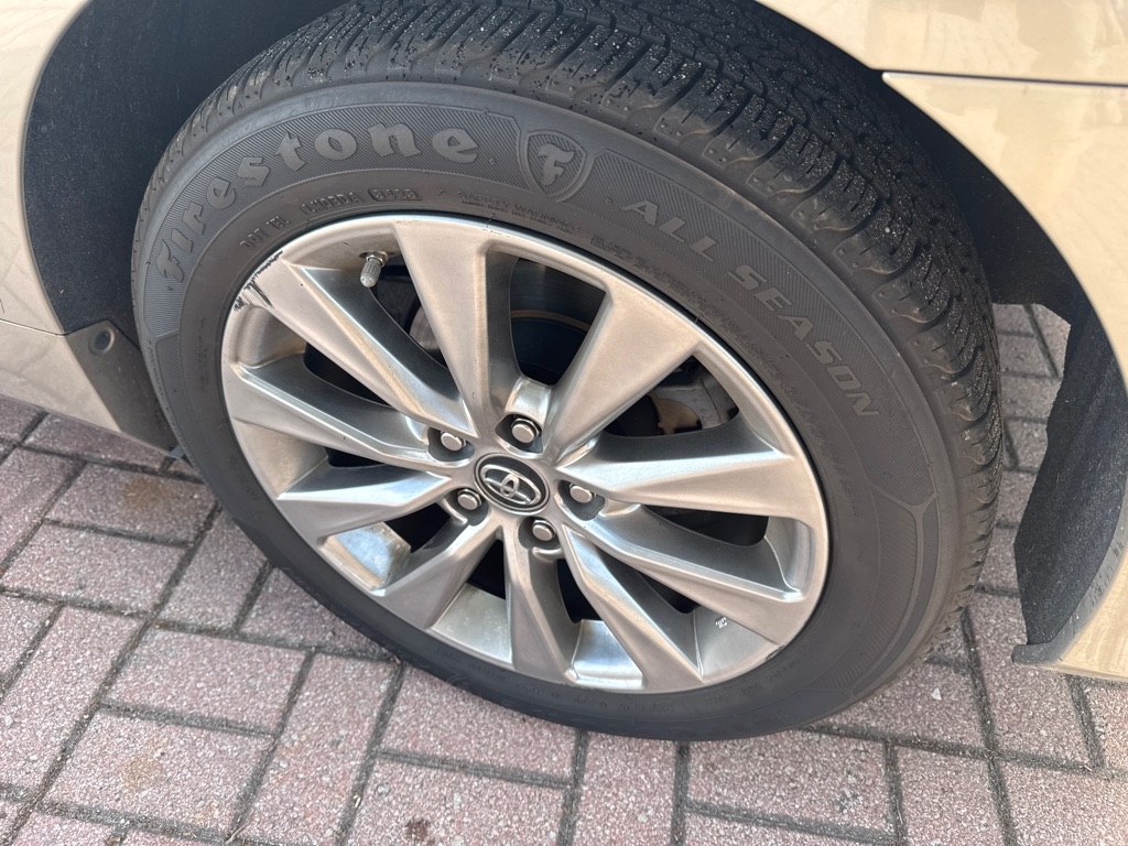 Toyota Camry XLE Auto (Natl) 2017