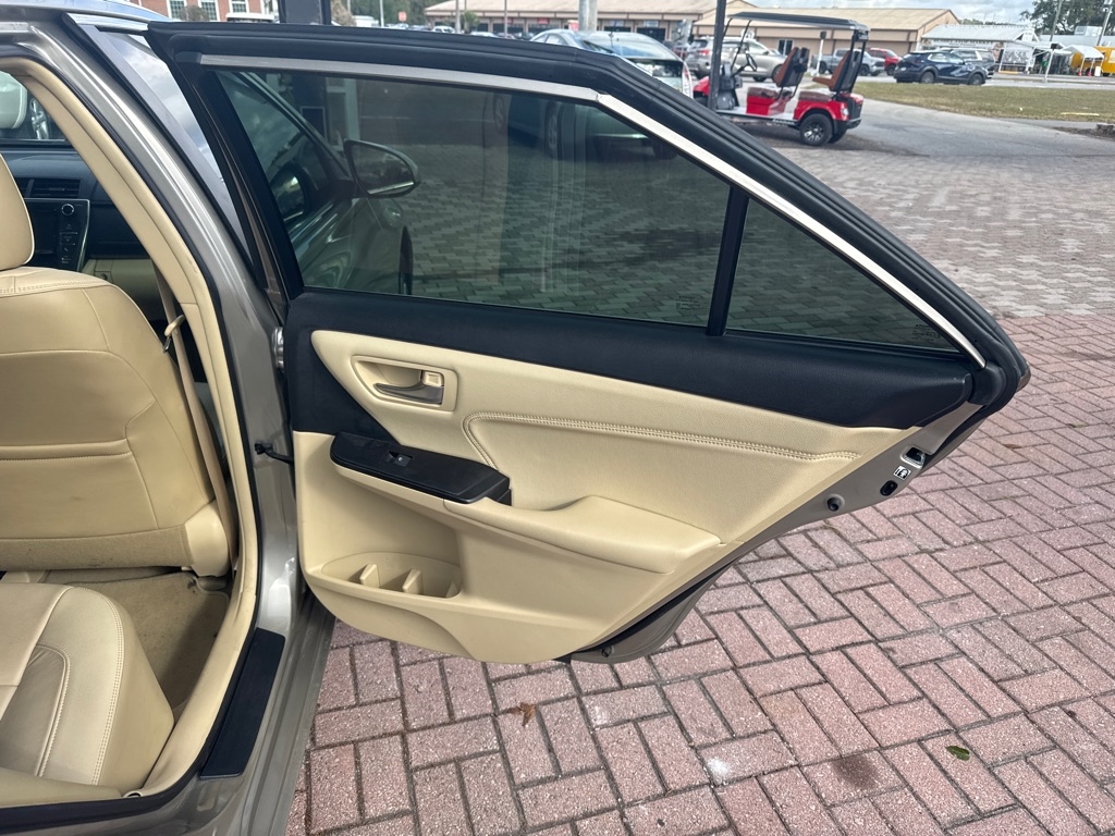 Toyota Camry XLE Auto (Natl) 2017