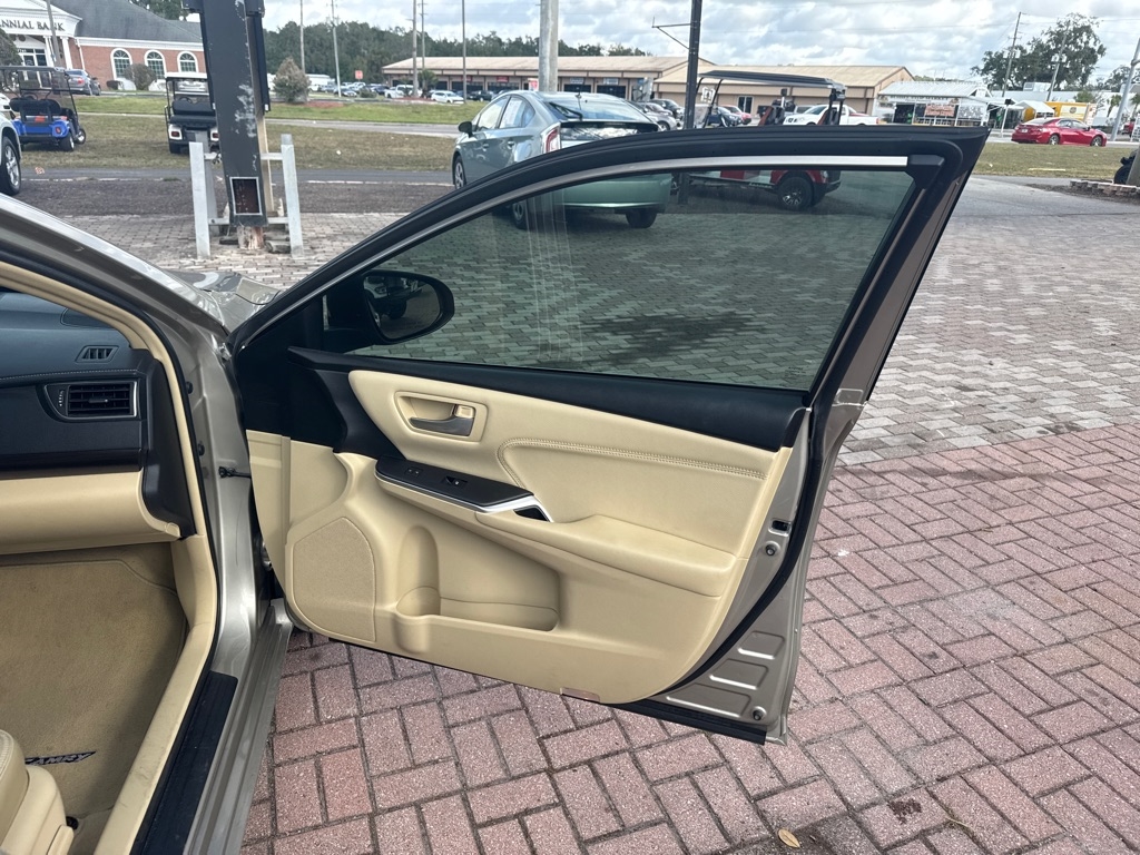 Toyota Camry XLE Auto (Natl) 2017