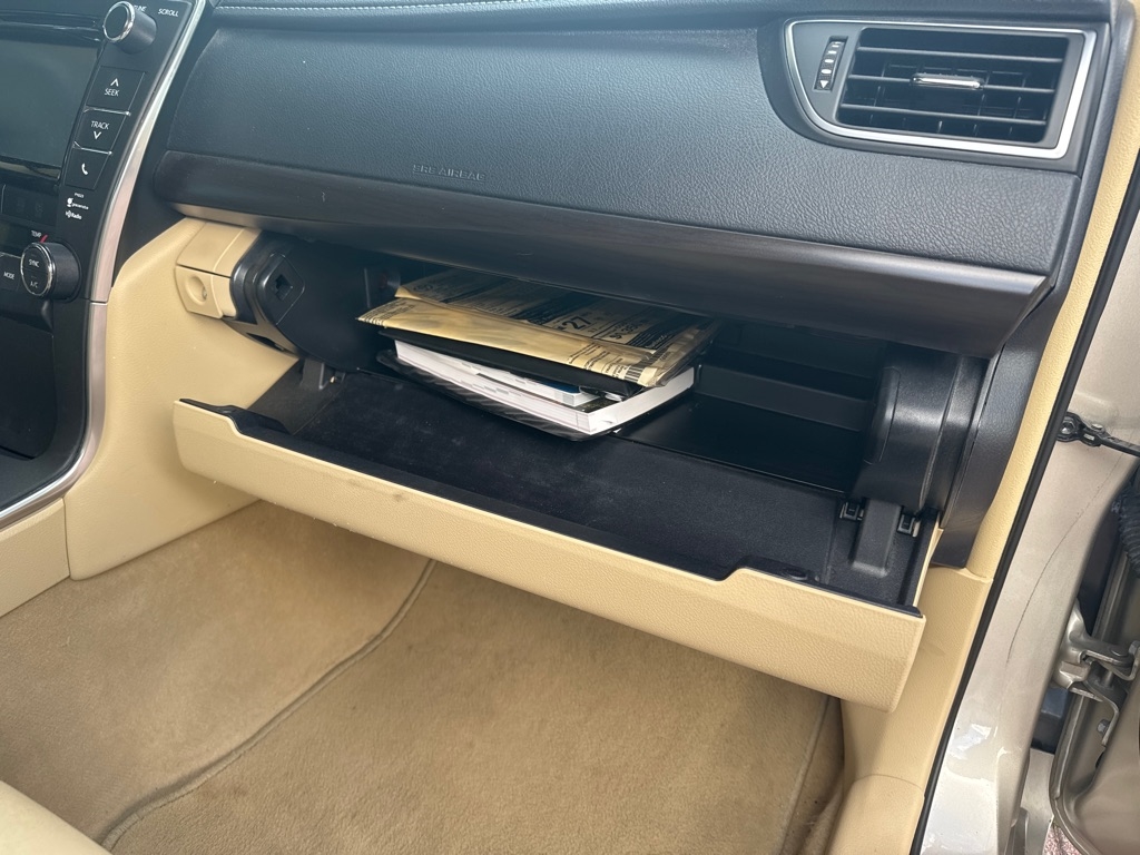 Toyota Camry XLE Auto (Natl) 2017