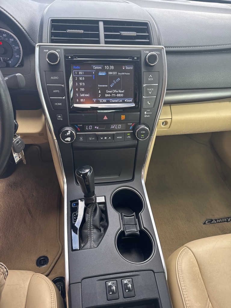 Toyota Camry XLE Auto (Natl) 2017