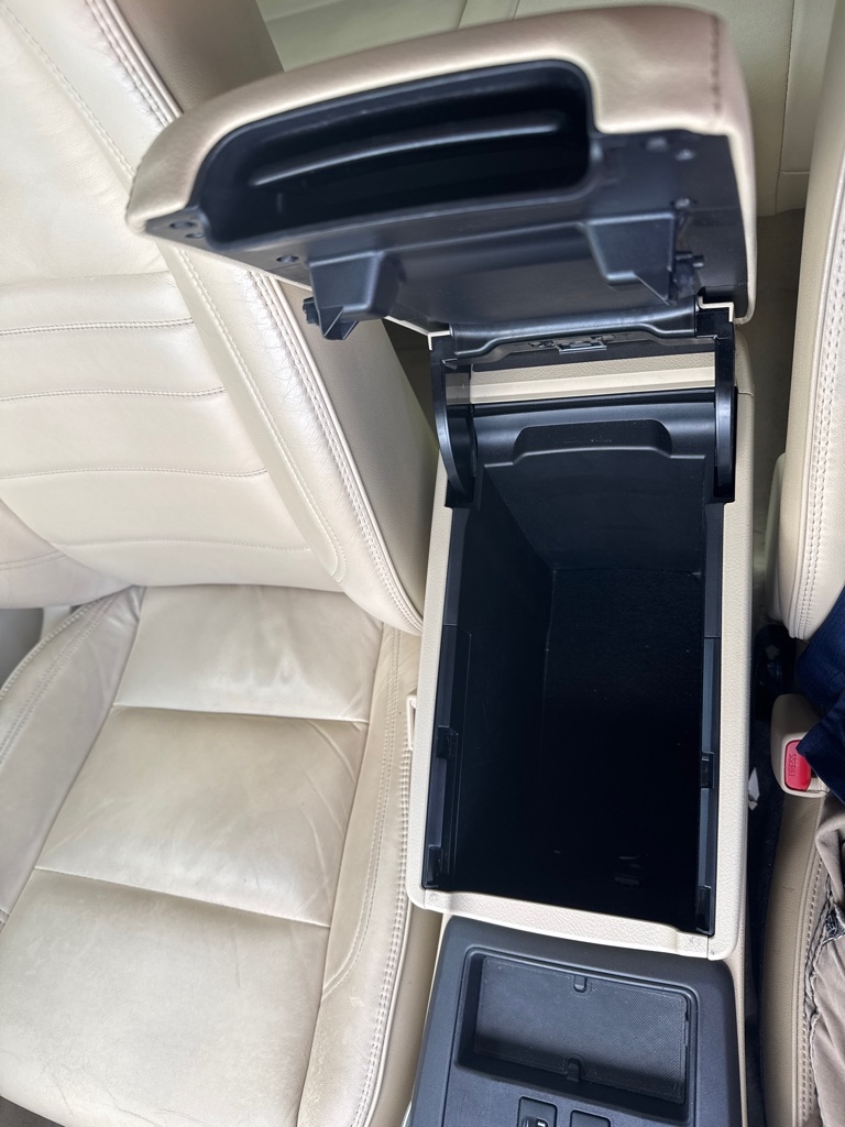 Toyota Camry XLE Auto (Natl) 2017