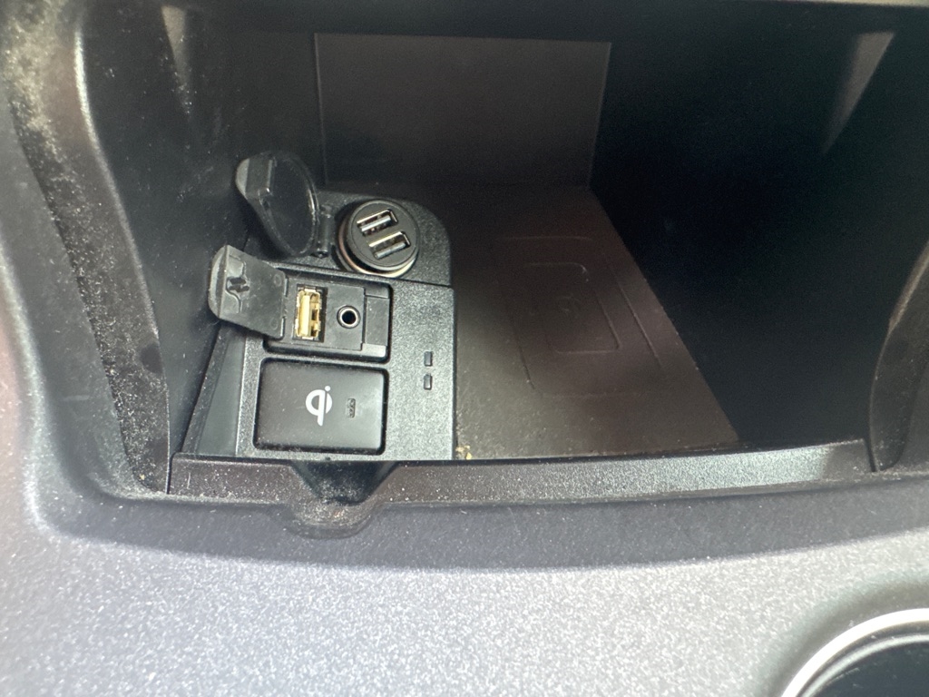 Toyota Camry XLE Auto (Natl) 2017