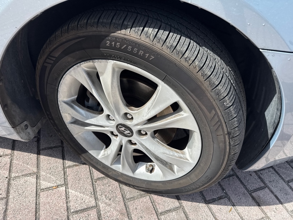 Hyundai Sonata 4dr Sdn 2.4L Auto Limited 2013