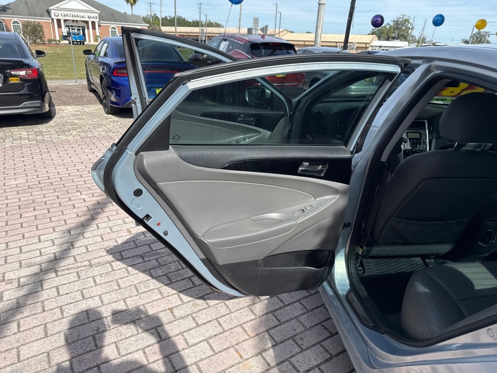 Hyundai Sonata 4dr Sdn 2.4L Auto Limited 2013