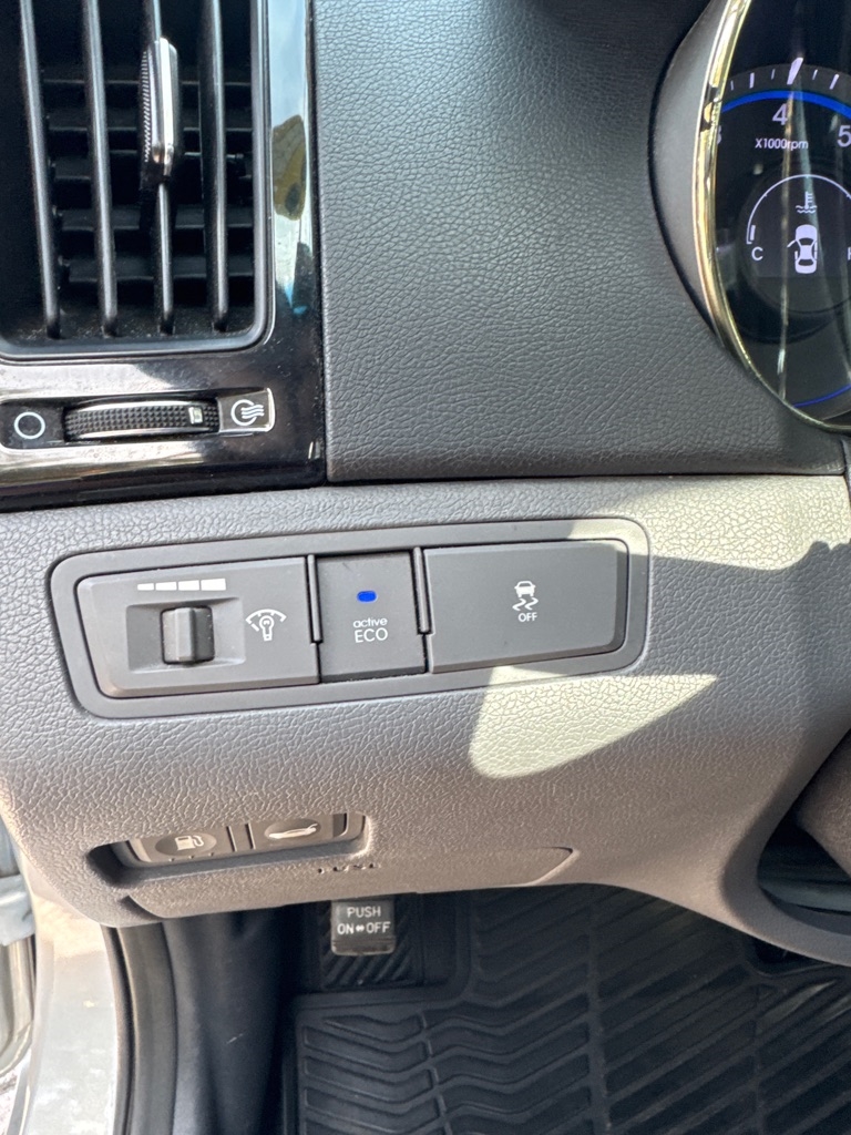 Hyundai Sonata 4dr Sdn 2.4L Auto Limited 2013