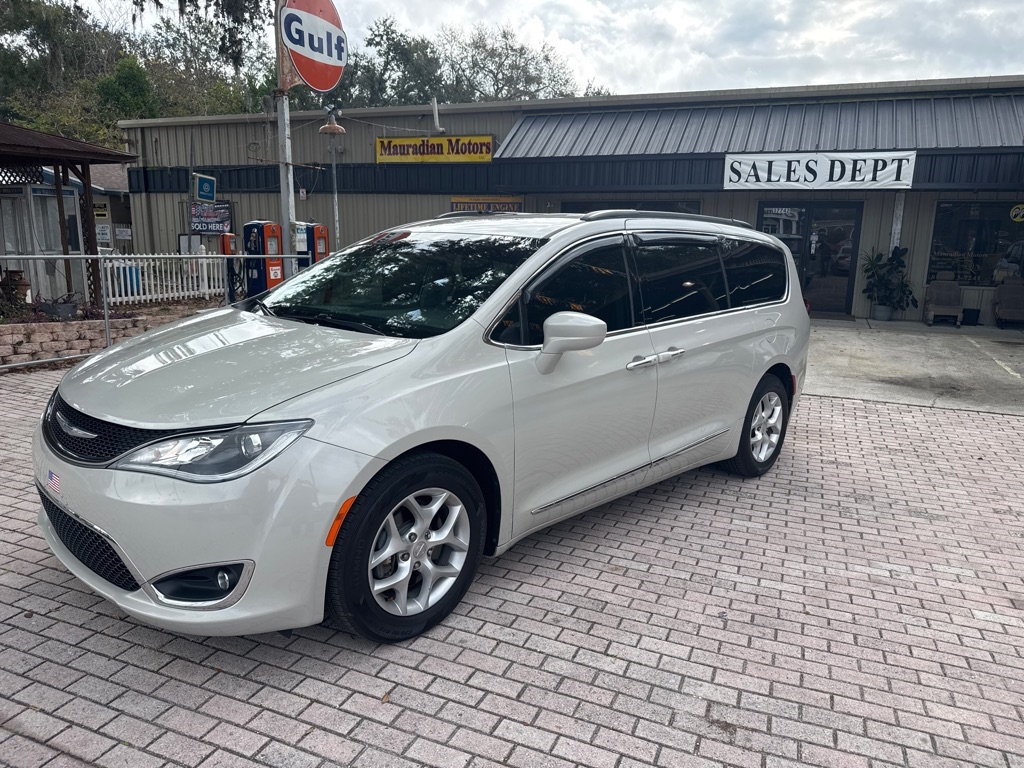 Chrysler Pacifica Touring-L FWD 2017