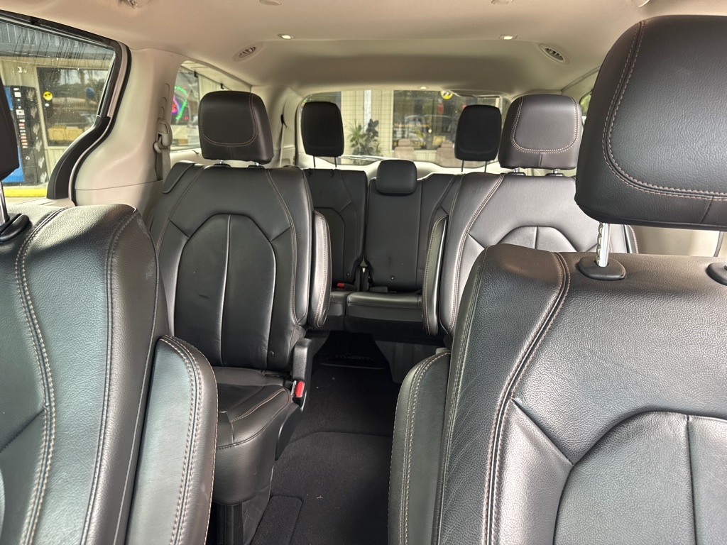 Chrysler Pacifica Touring-L FWD 2017