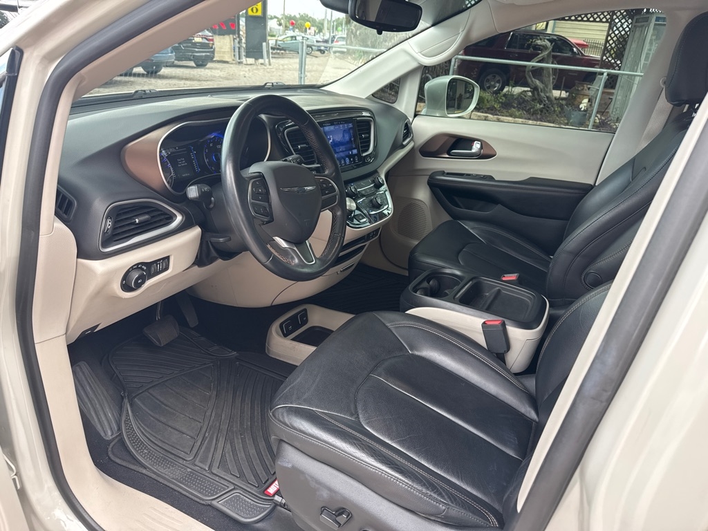 Chrysler Pacifica Touring-L FWD 2017