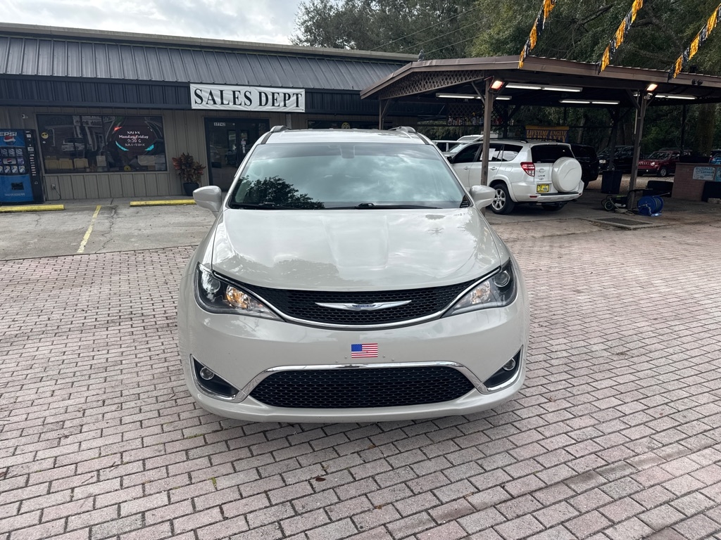 Chrysler Pacifica Touring-L FWD 2017