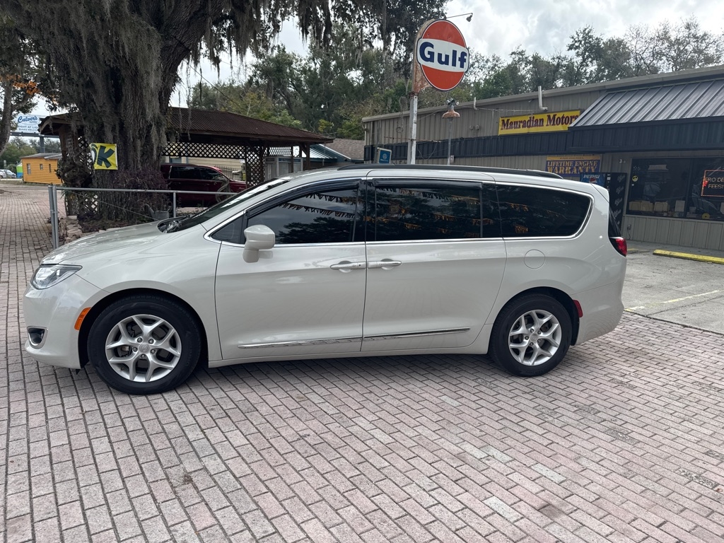 Chrysler Pacifica Touring-L FWD 2017