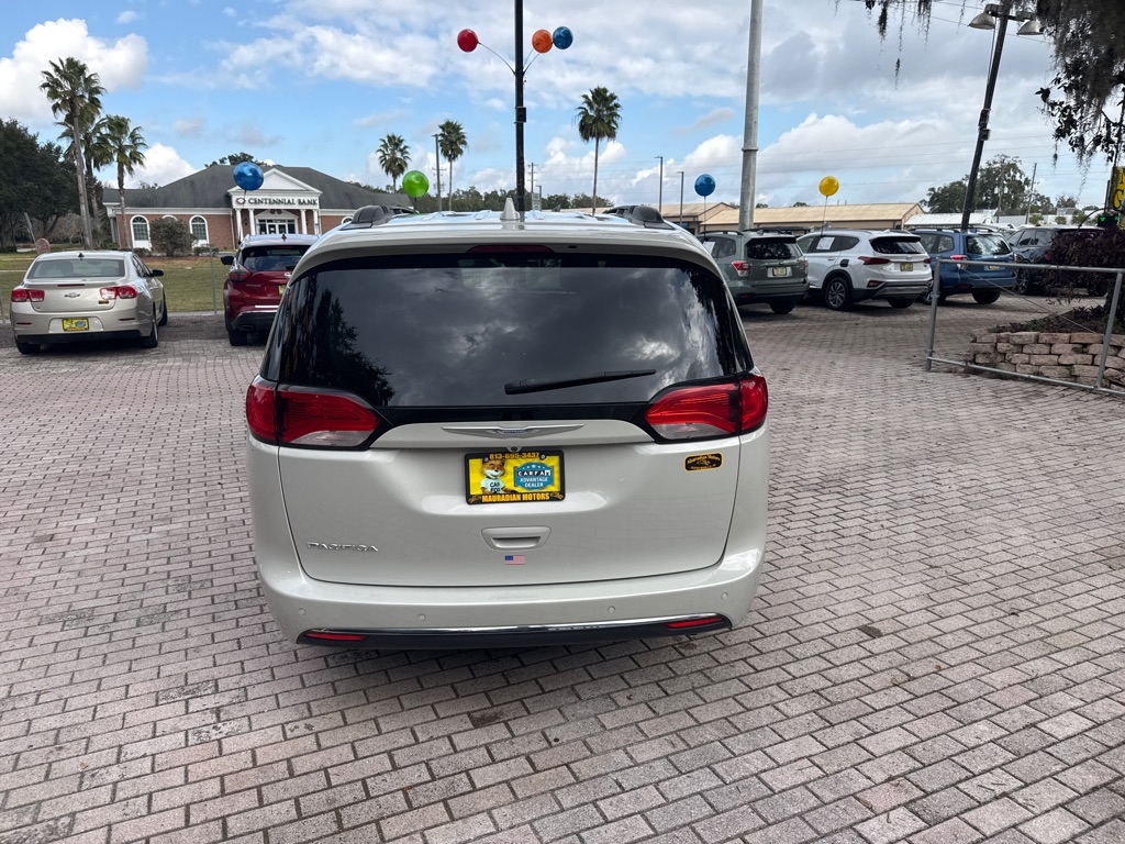 Chrysler Pacifica Touring-L FWD 2017