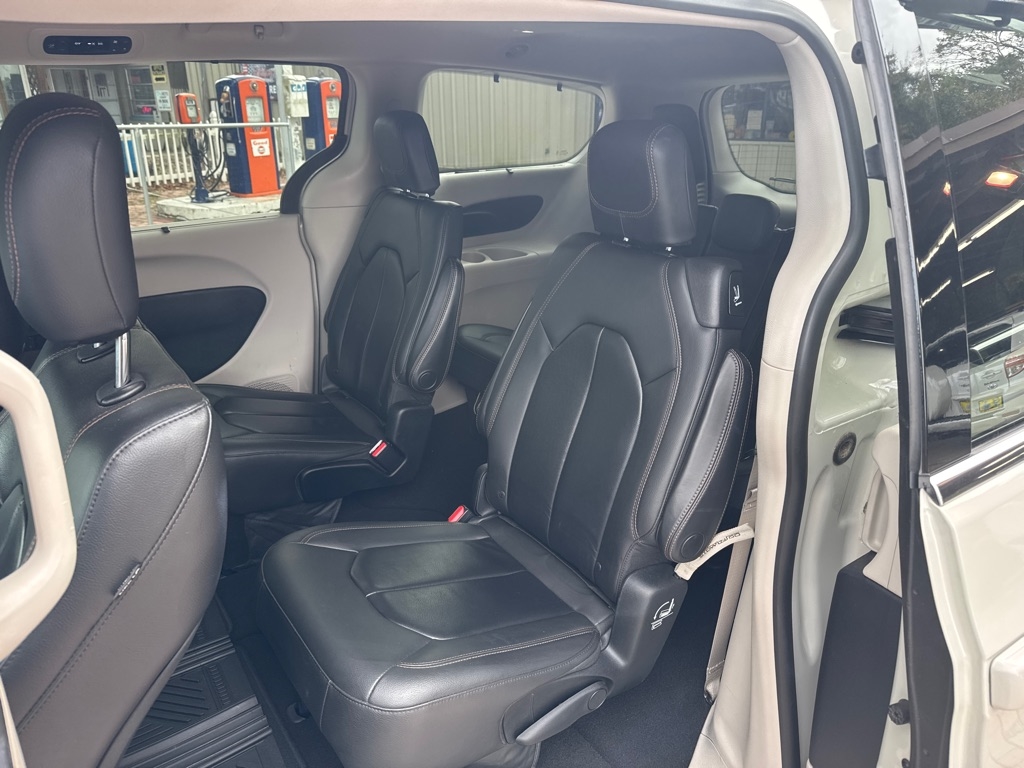 Chrysler Pacifica Touring-L FWD 2017