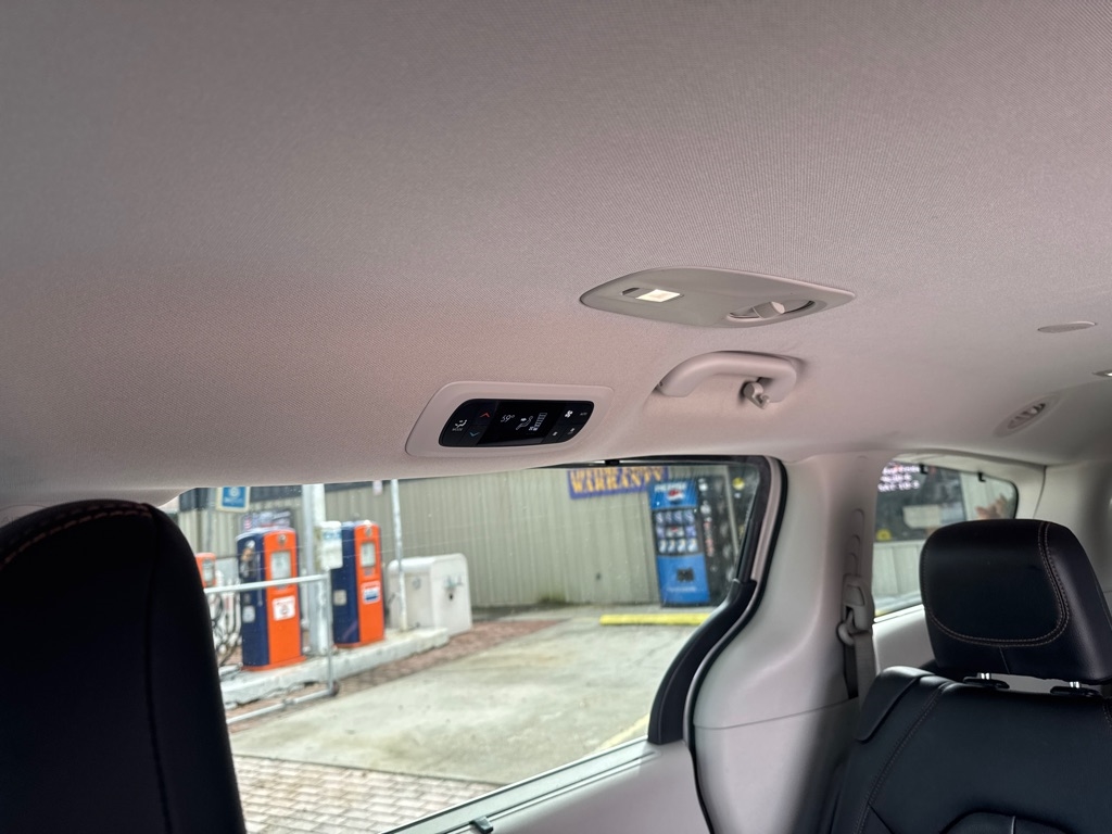 Chrysler Pacifica Touring-L FWD 2017