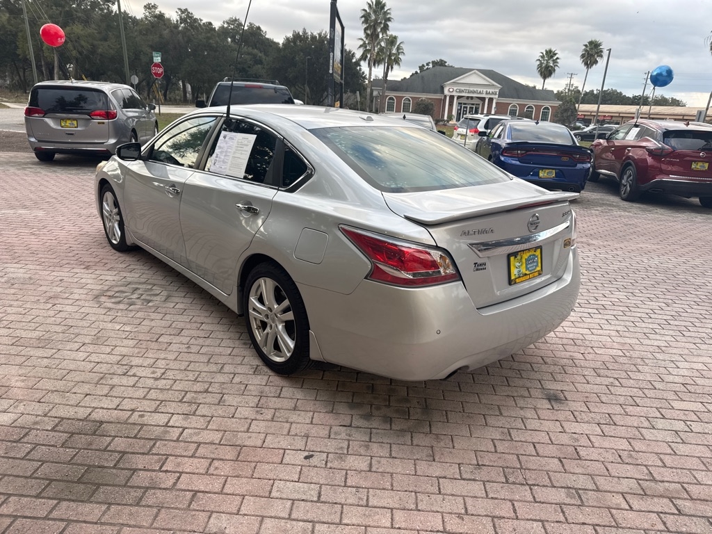Nissan Altima 4dr Sdn V6 3.5 SL 2015