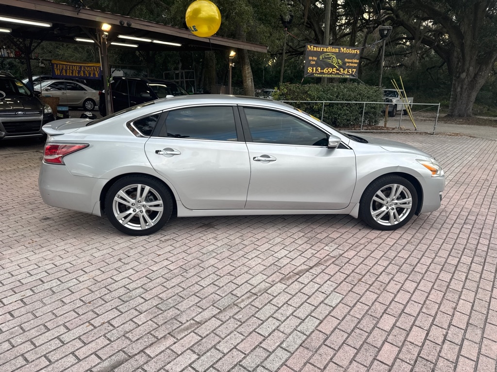 Nissan Altima 4dr Sdn V6 3.5 SL 2015