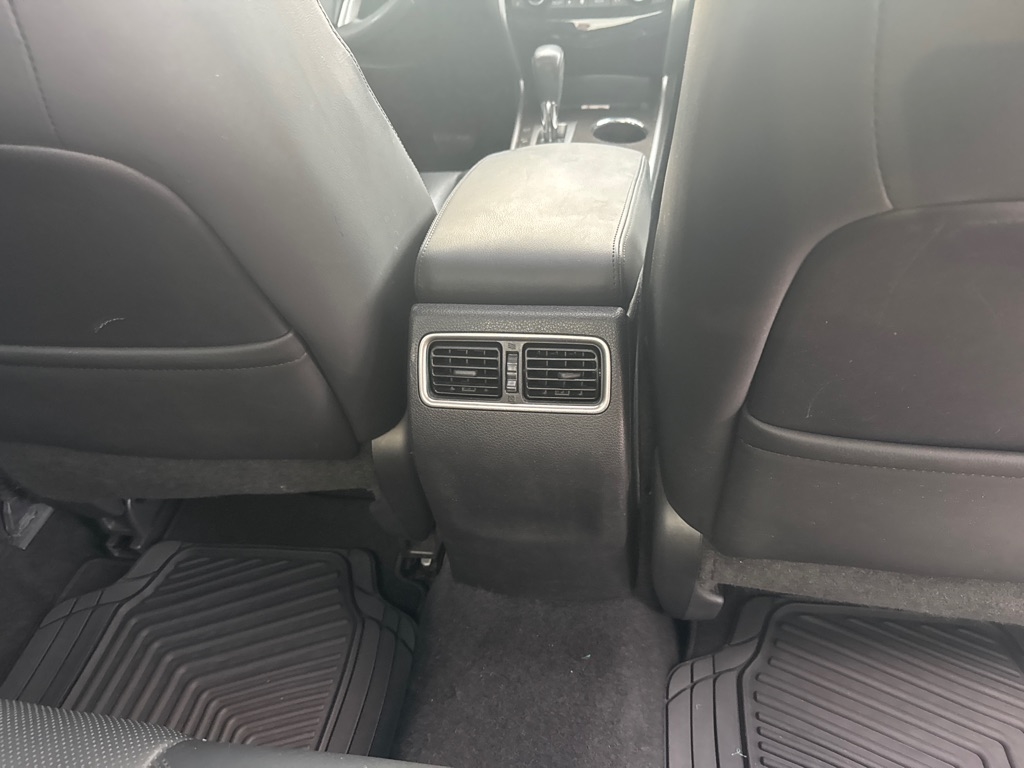Nissan Altima 4dr Sdn V6 3.5 SL 2015