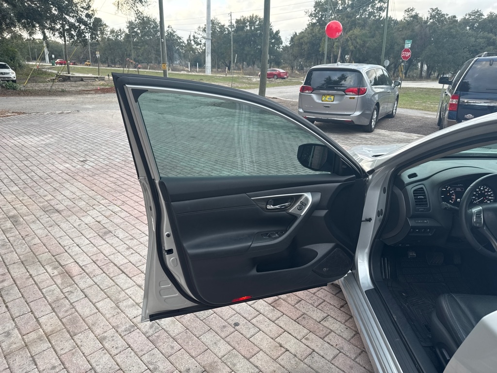 Nissan Altima 4dr Sdn V6 3.5 SL 2015