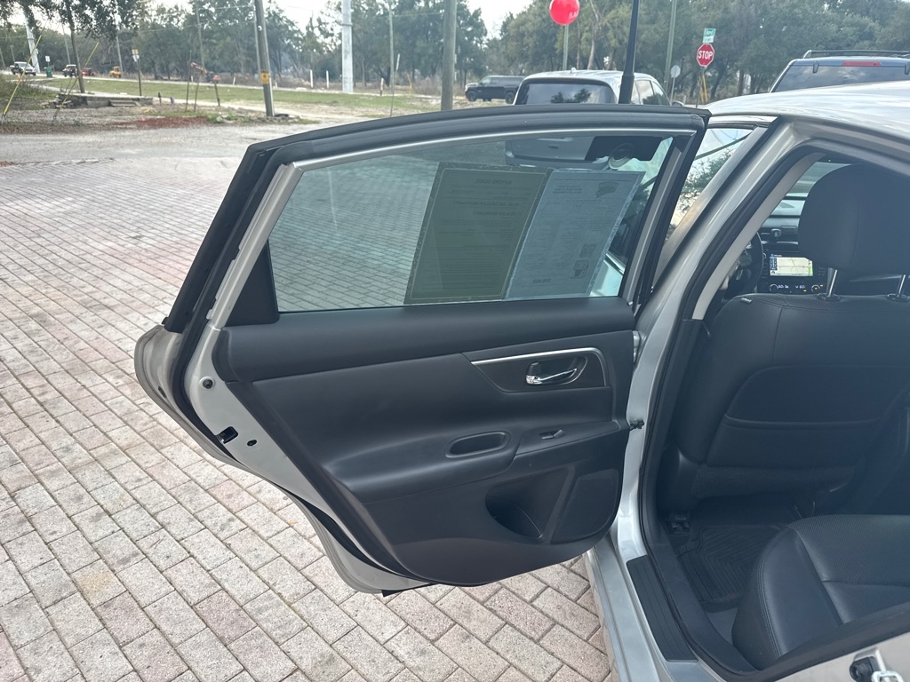 Nissan Altima 4dr Sdn V6 3.5 SL 2015