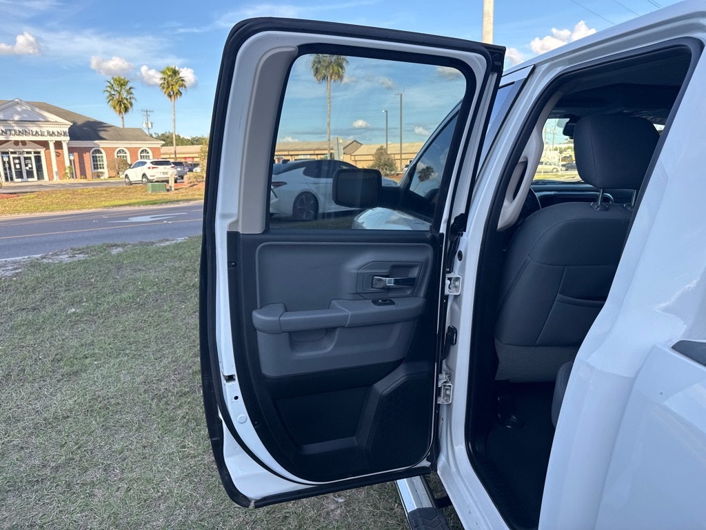 RAM 1500 Big Horn 4x4 Quad Cab 6'4" Box 2018