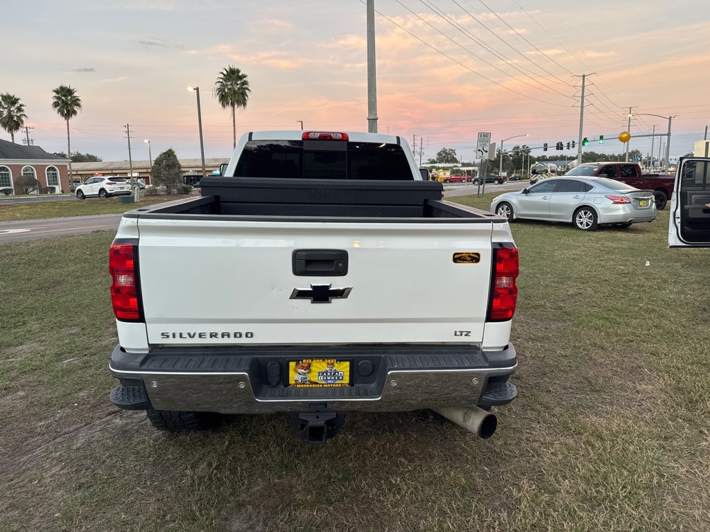 Chevrolet Silverado 2500HD Built After Aug 14 4WD Crew Cab 153.7" LTZ 2015