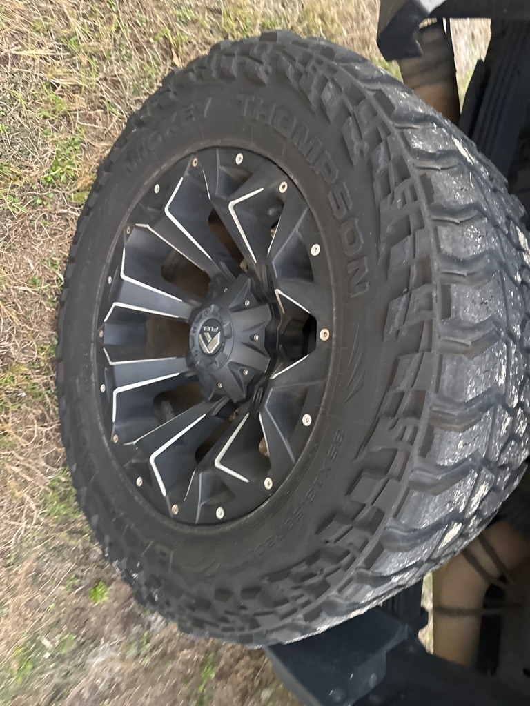 Chevrolet Silverado 2500HD Built After Aug 14 4WD Crew Cab 153.7" LTZ 2015