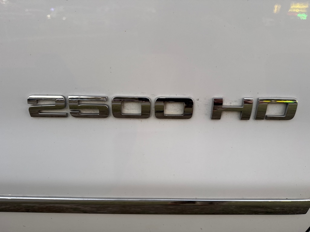 Chevrolet Silverado 2500HD Built After Aug 14 4WD Crew Cab 153.7" LTZ 2015