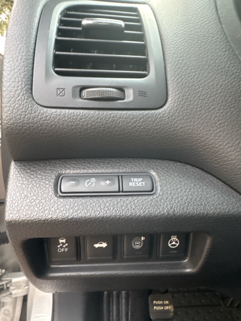 Nissan Rogue FWD 4dr S 2013