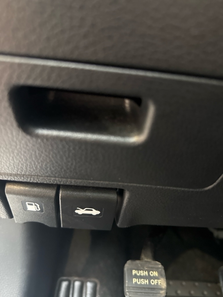 Nissan Rogue FWD 4dr S 2013