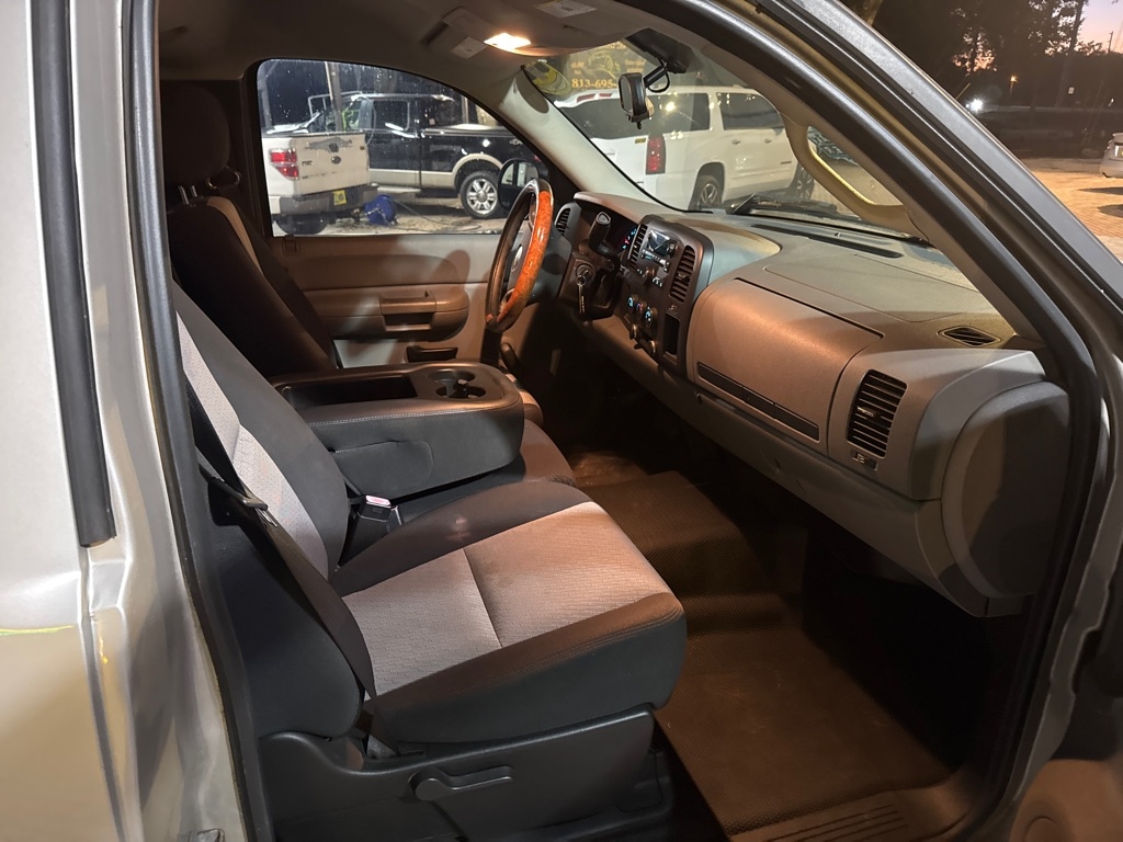 Chevrolet Silverado 1500 2WD Reg Cab 119.0" Work Truck 2008