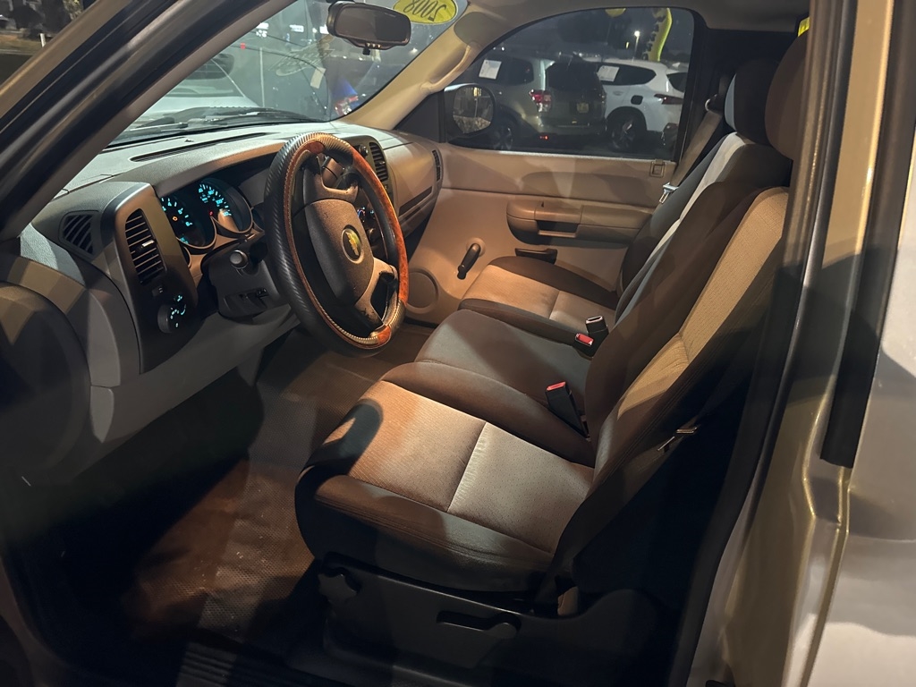 Chevrolet Silverado 1500 2WD Reg Cab 119.0" Work Truck 2008