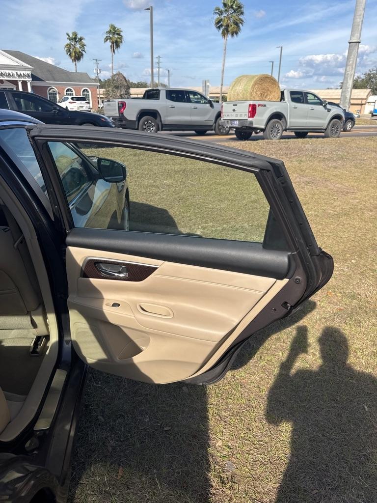 Nissan Altima 4dr Sdn I4 2.5 SL 2013