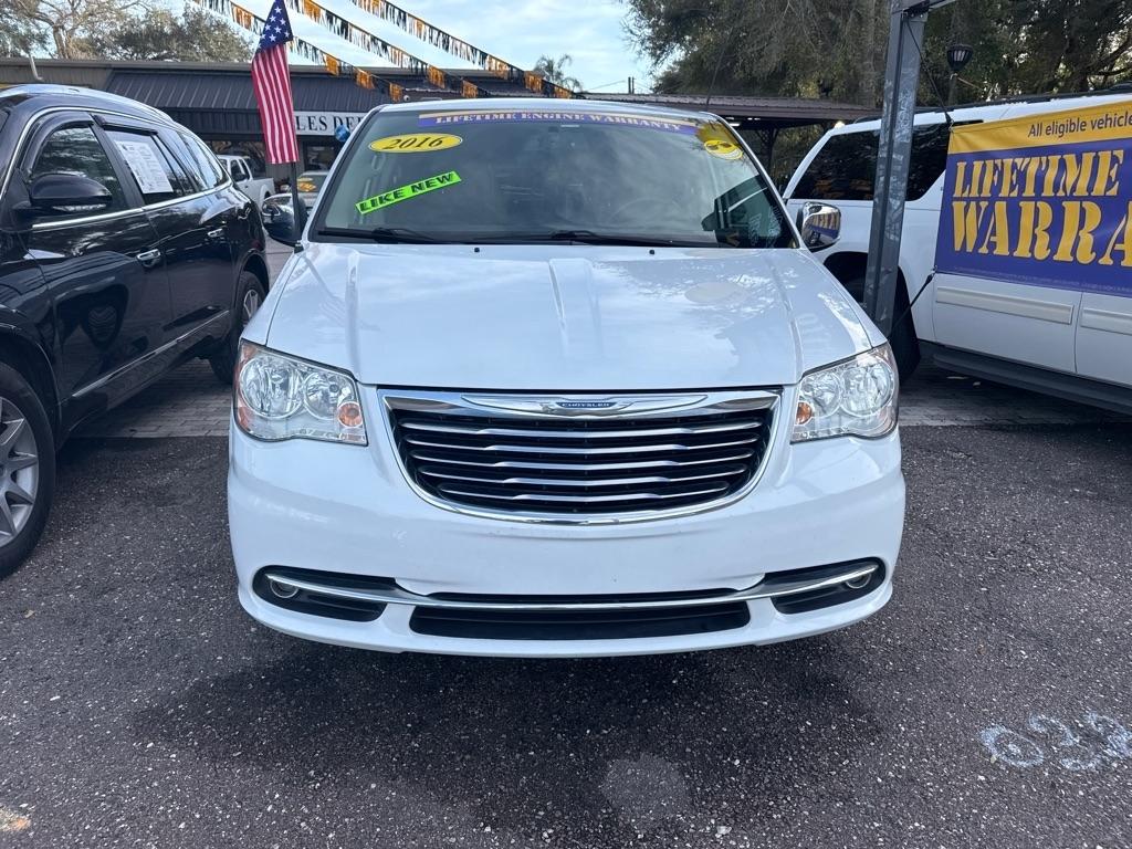 Chrysler Town & Country 4dr Wgn Touring-L 2016