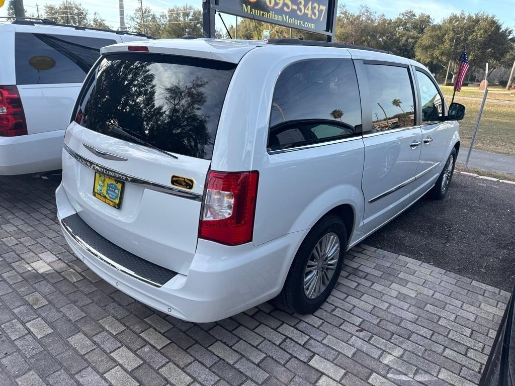 Chrysler Town & Country 4dr Wgn Touring-L 2016