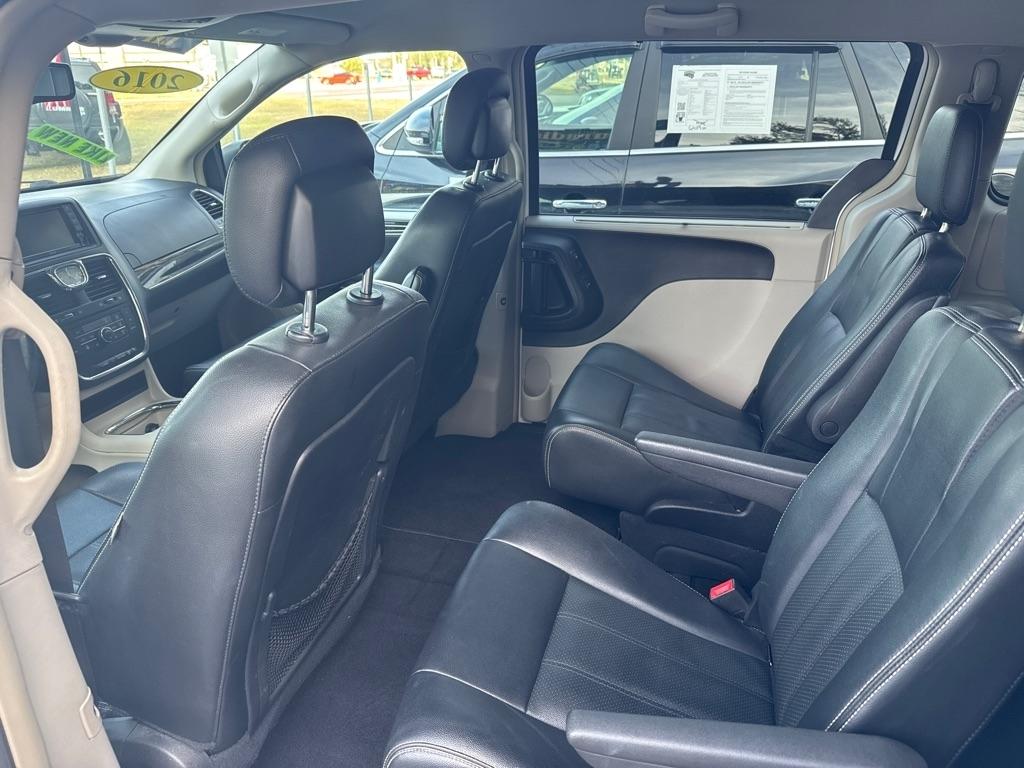 Chrysler Town & Country 4dr Wgn Touring-L 2016