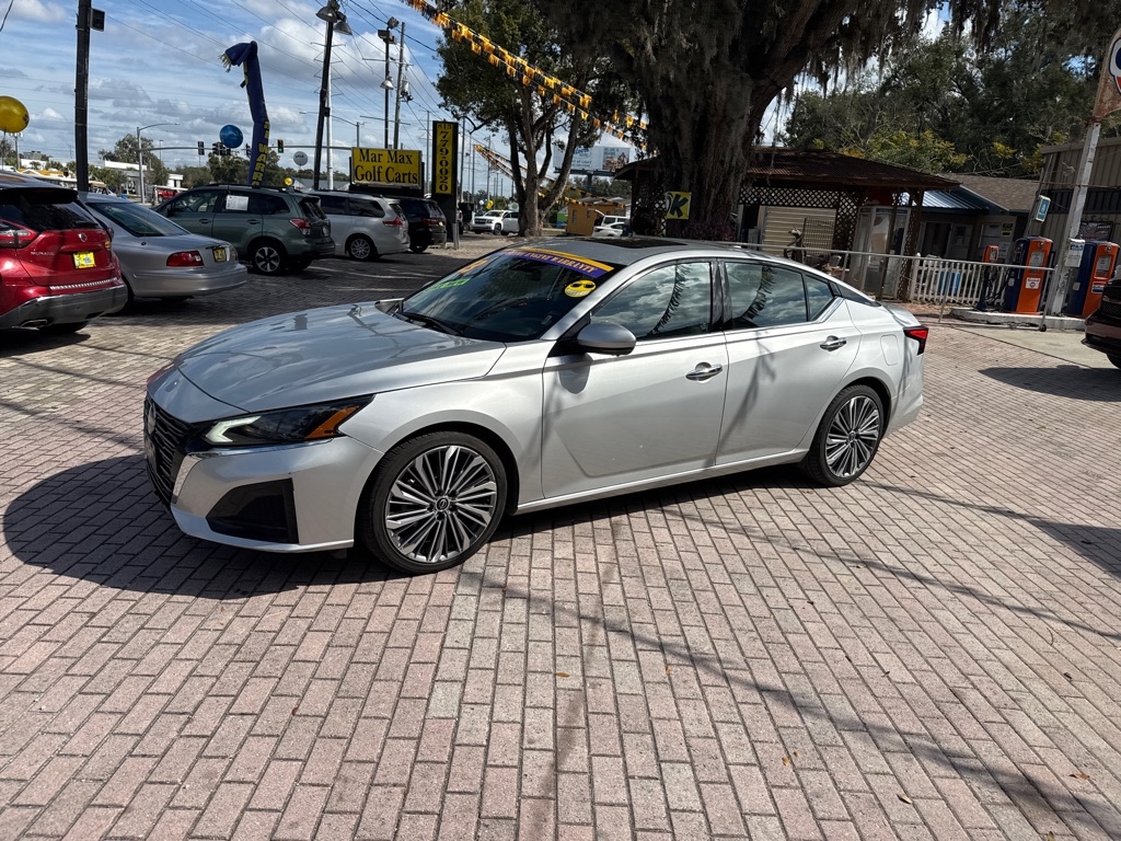 Nissan Altima 2.5 SL Sedan 2023
