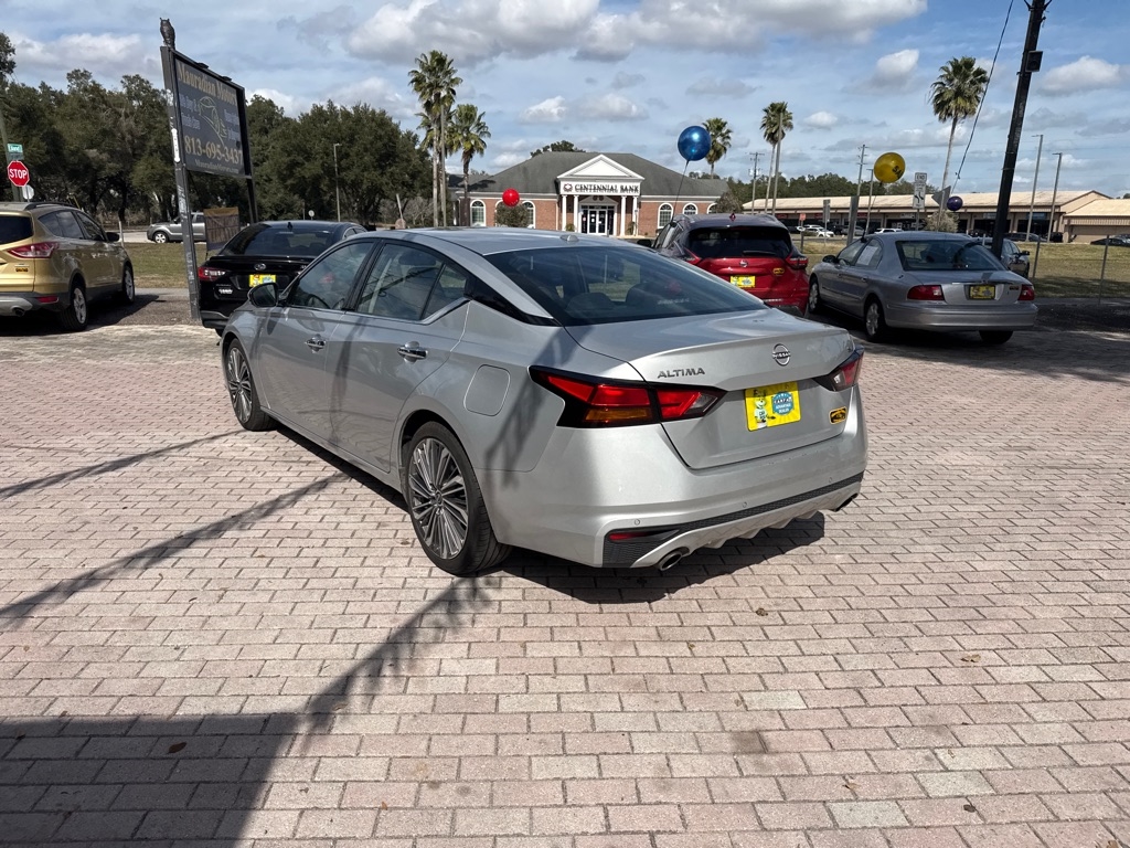 Nissan Altima 2.5 SL Sedan 2023