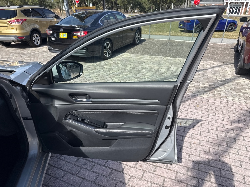 Nissan Altima 2.5 SL Sedan 2023