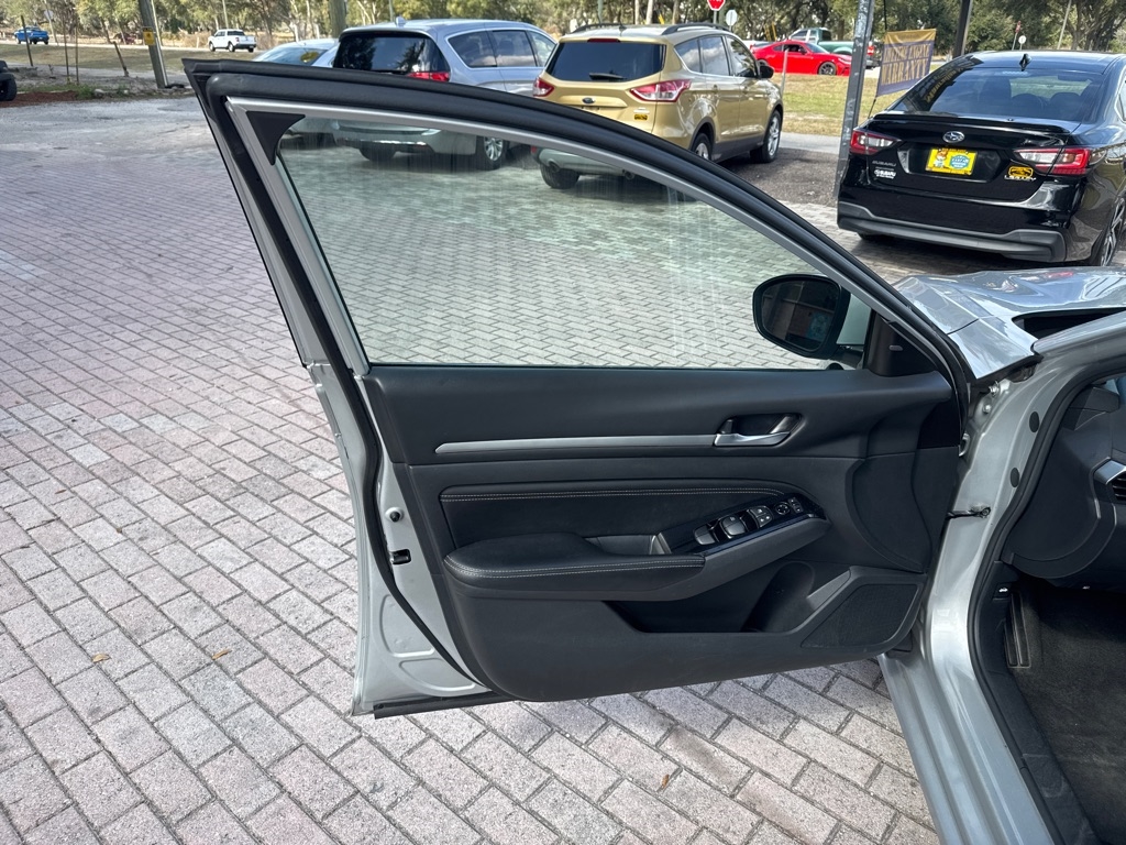 Nissan Altima 2.5 SL Sedan 2023