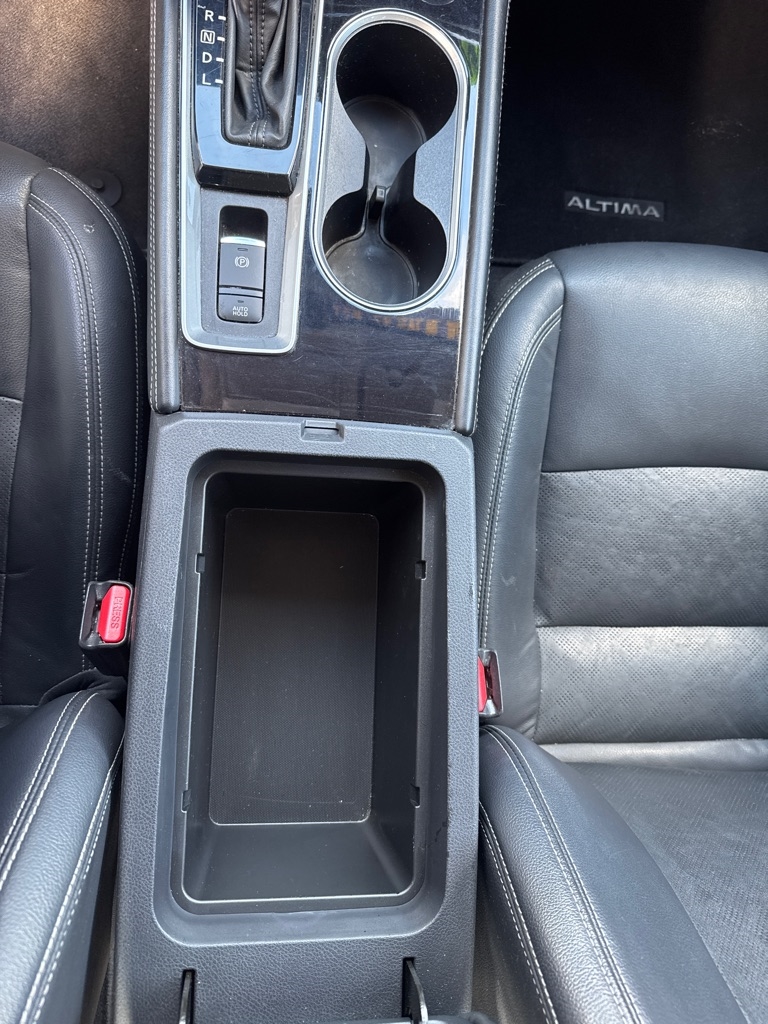 Nissan Altima 2.5 SL Sedan 2023