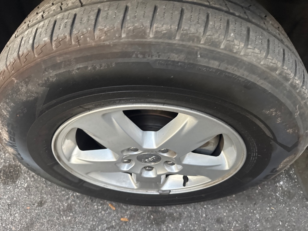 Jeep Grand Cherokee RWD 4dr Laredo 2012