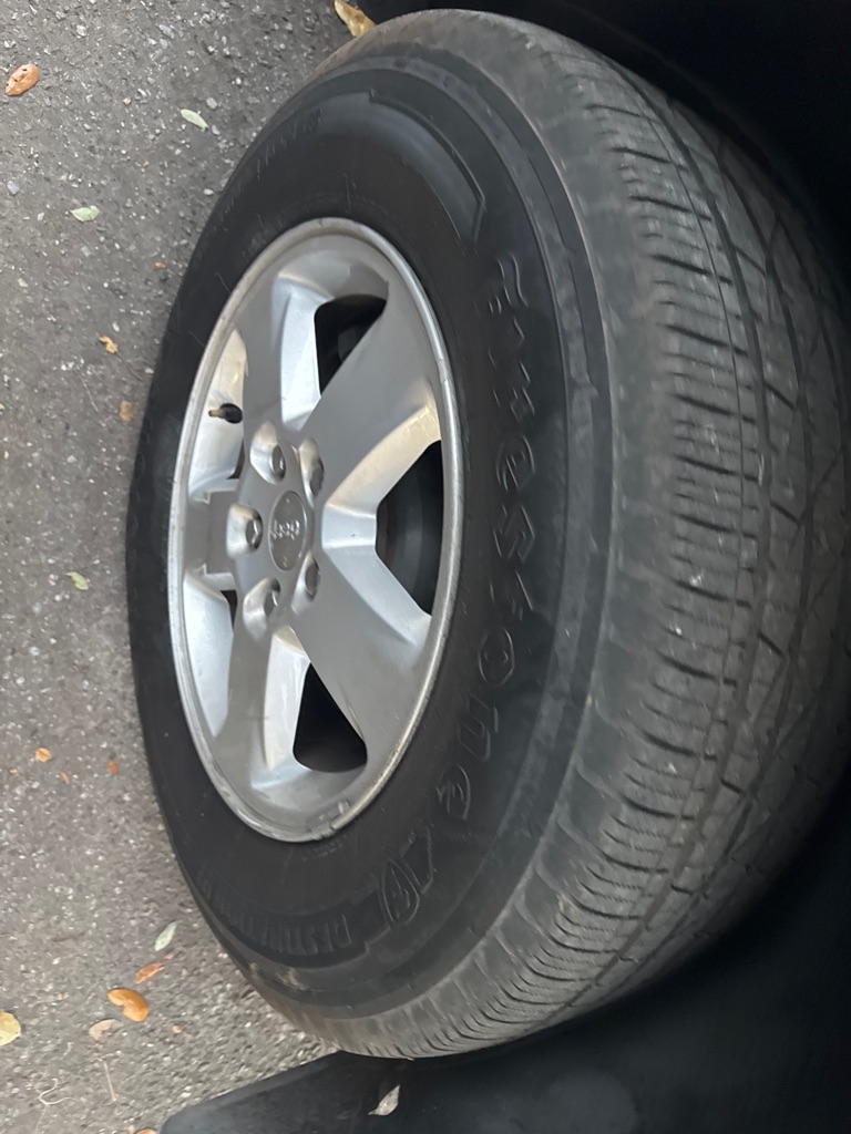 Jeep Grand Cherokee RWD 4dr Laredo 2012