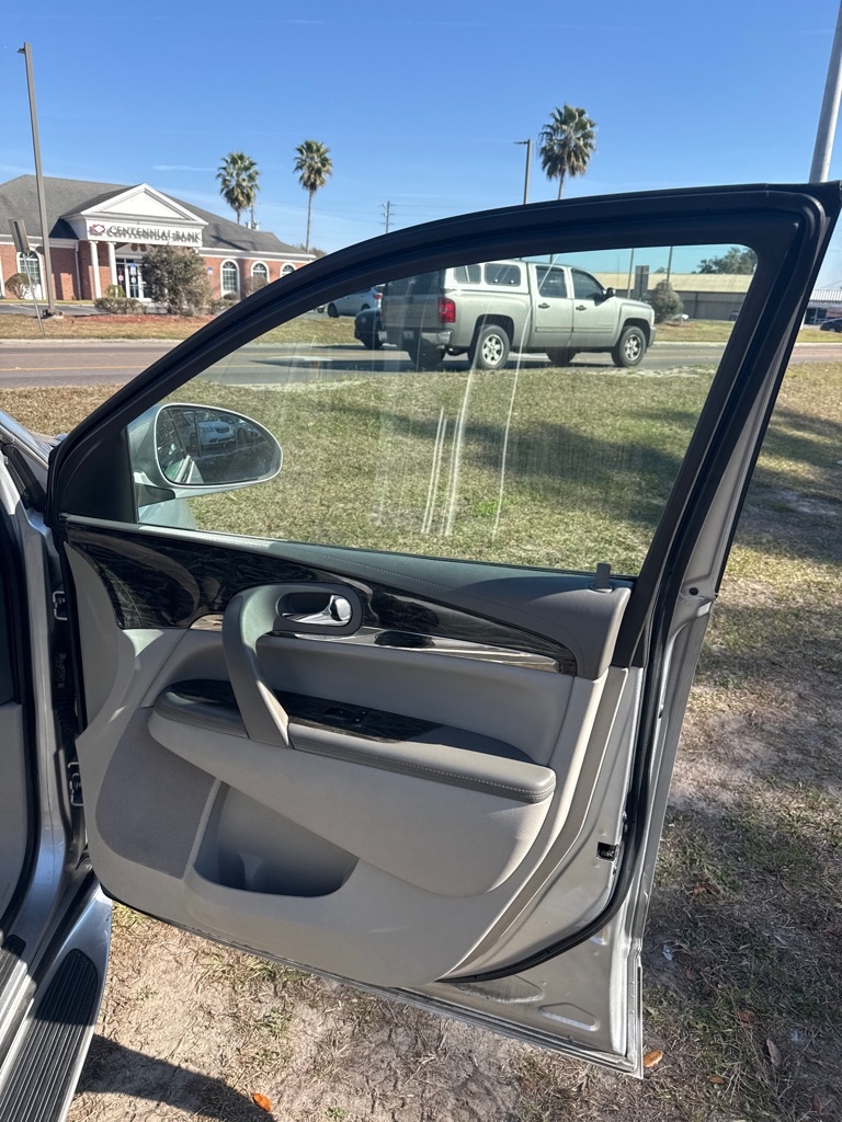 Buick Enclave FWD 4dr Convenience 2014