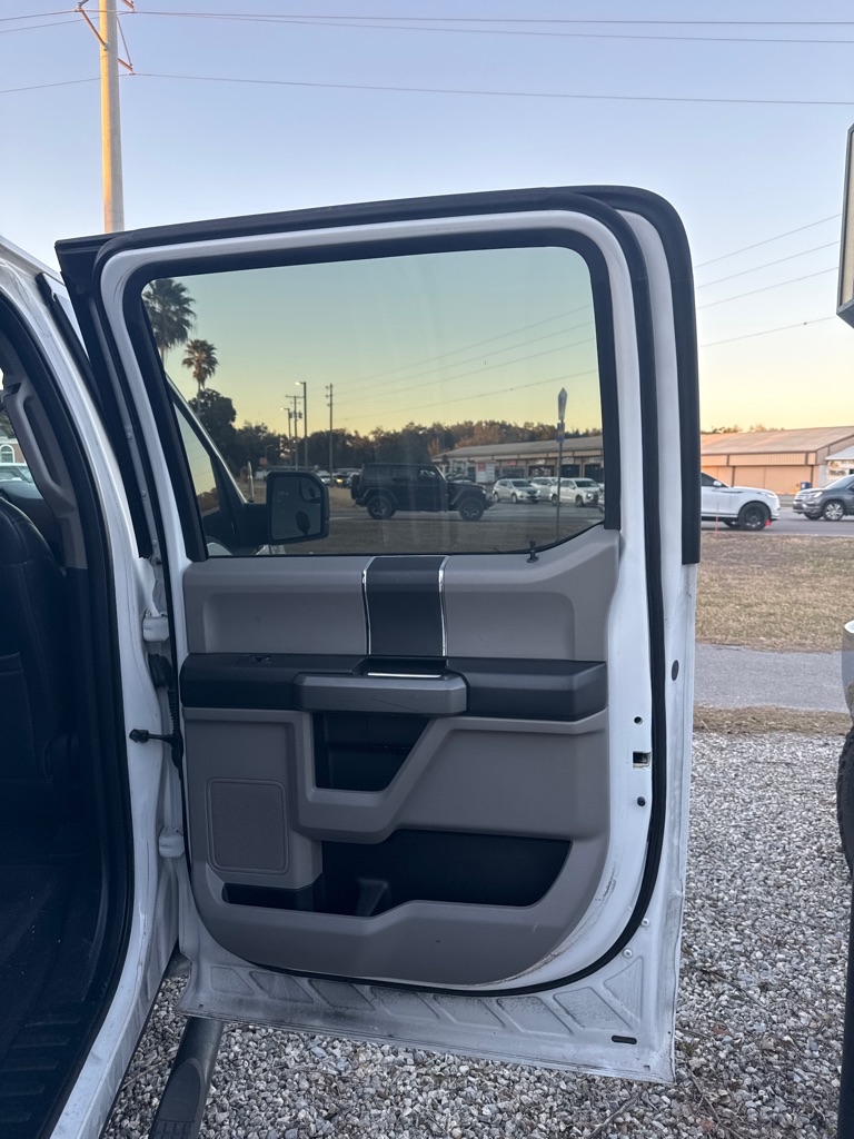 Ford F-150 4WD SuperCrew 145" XLT 2016