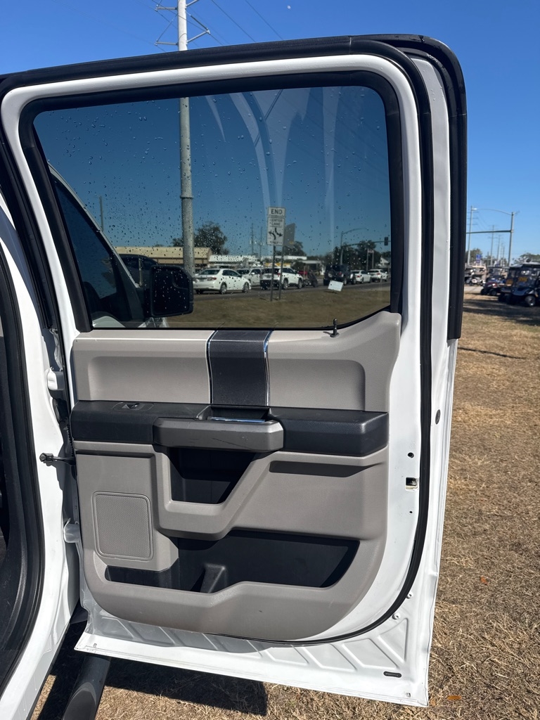 Ford F-150 4WD SuperCrew 145" XLT 2016