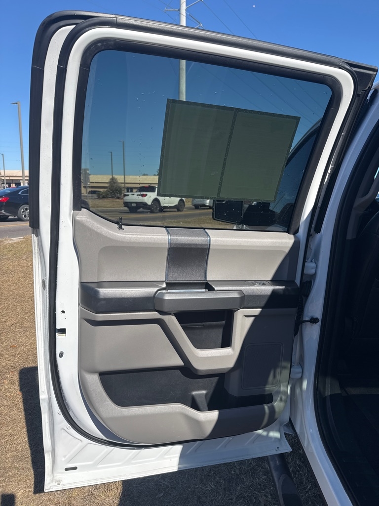 Ford F-150 4WD SuperCrew 145" XLT 2016